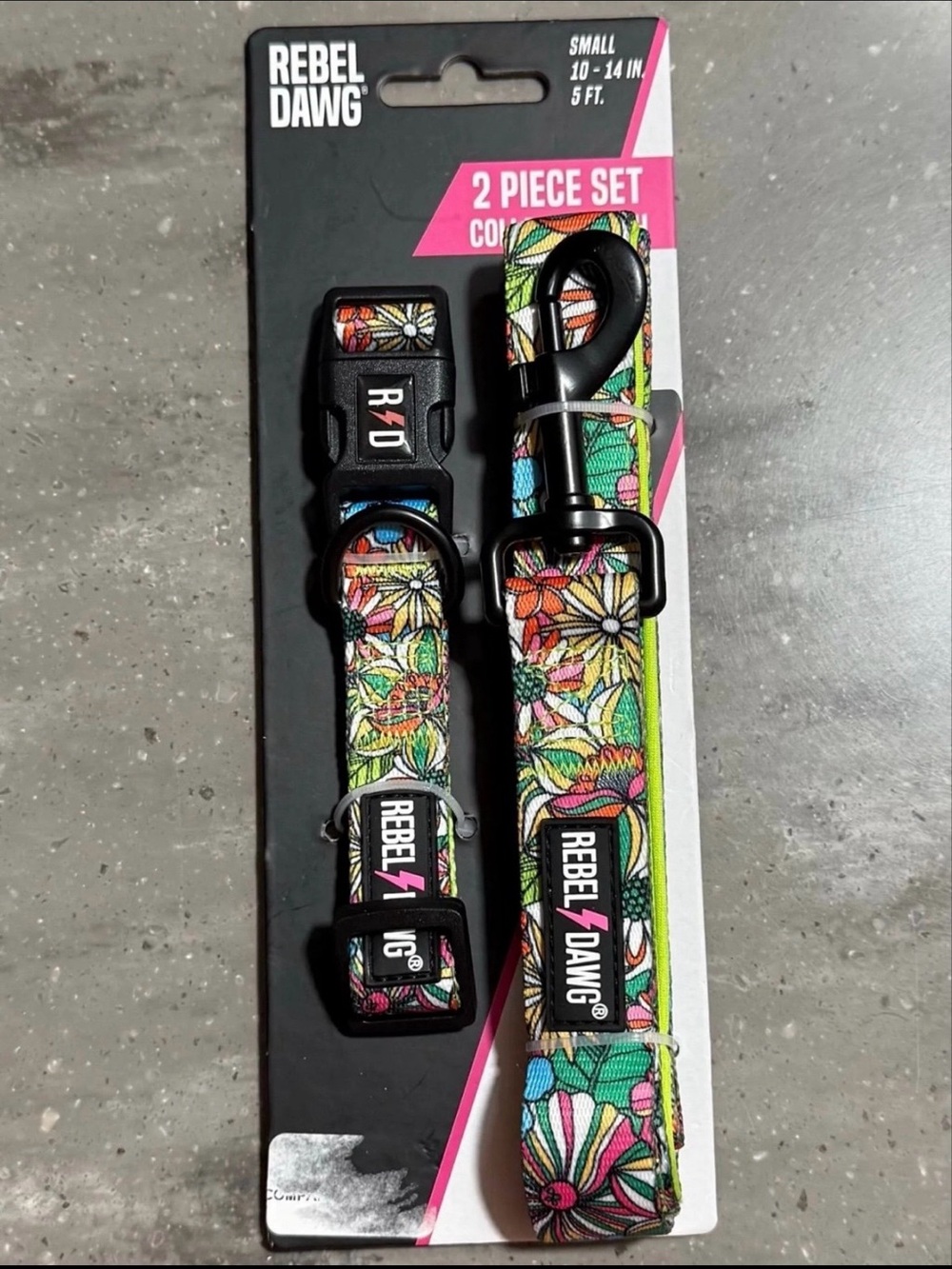 Rebel Dawg Hibiscus Howlidays Collar/Leash Set